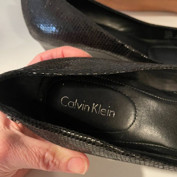 Calvin Klein Black Embossed Saxton Wedge size 8 - Picture 4 of 7